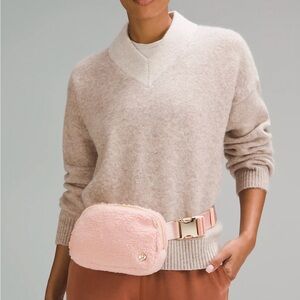 Lululemon Everywhere Belt Bag Fleece Pink Mist Gold